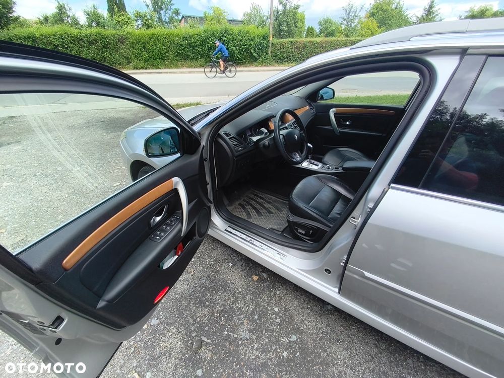 Renault Laguna dCi 150 FAP GT - 16