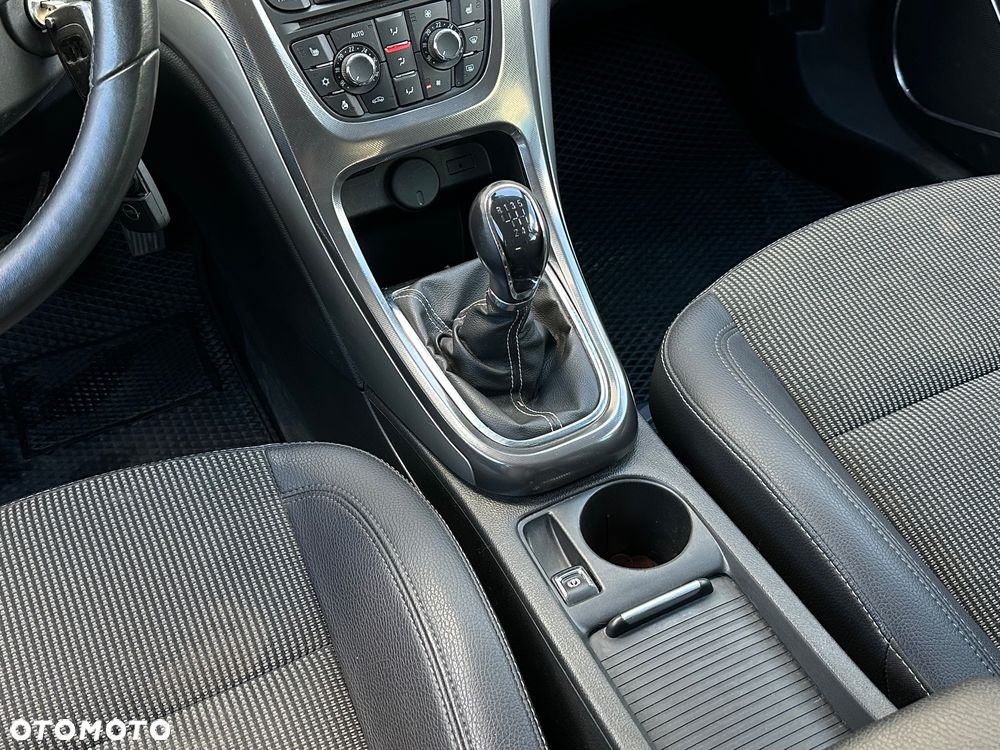 Opel Astra 1.4 T Cosmo S&S - 17