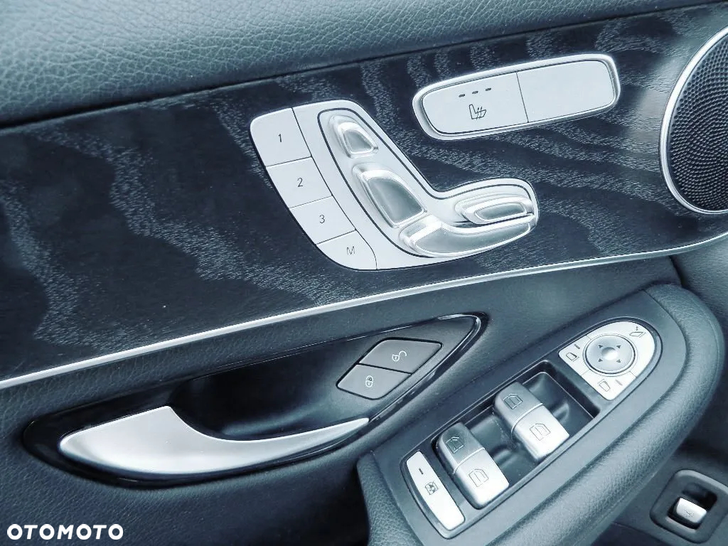 Mercedes-Benz GLC 300 4Matic 9G-TRONIC AMG Line - 16