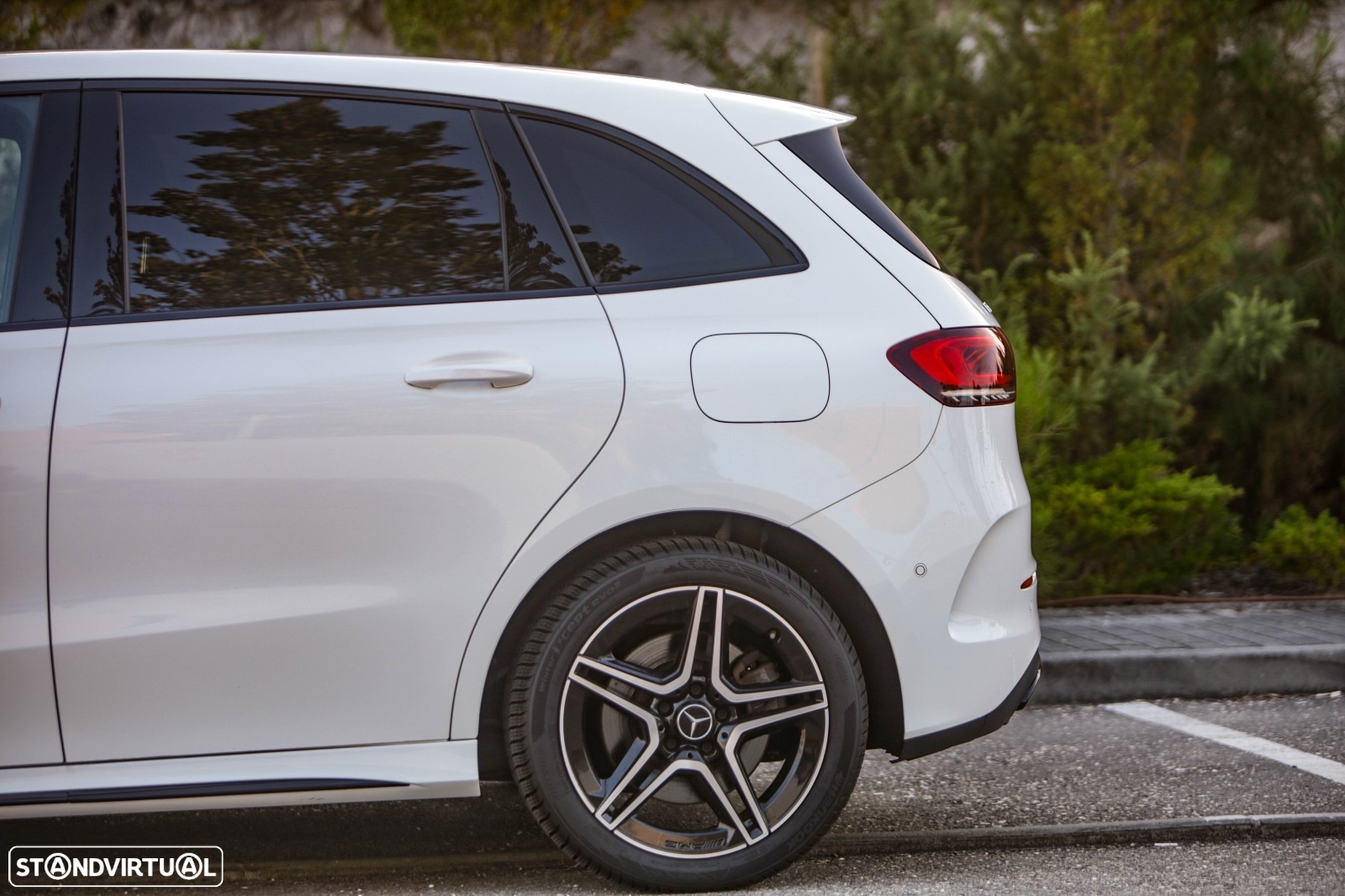 Mercedes-Benz B 250 e AMG Line - 8