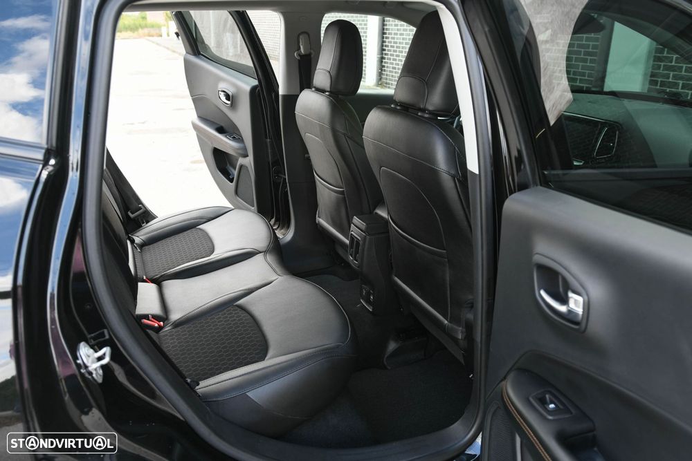 Jeep Compass 1.3 TG Limited - 11