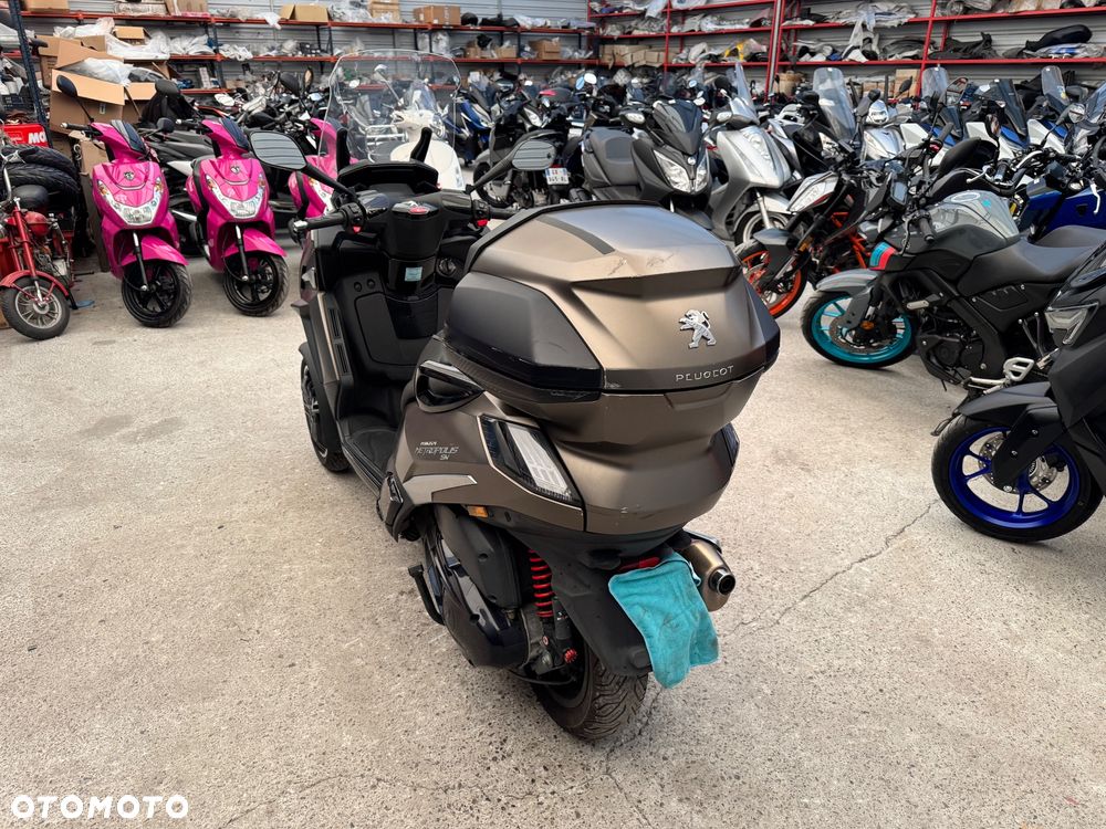 Peugeot Metropolis - 6