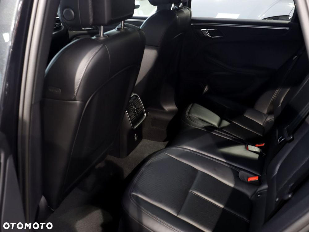 Porsche Macan Standard - 35