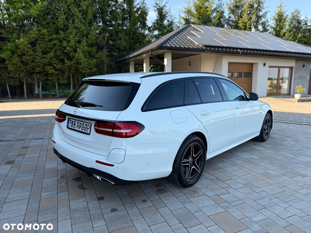 Mercedes-Benz Klasa E 300 de AMG - 39