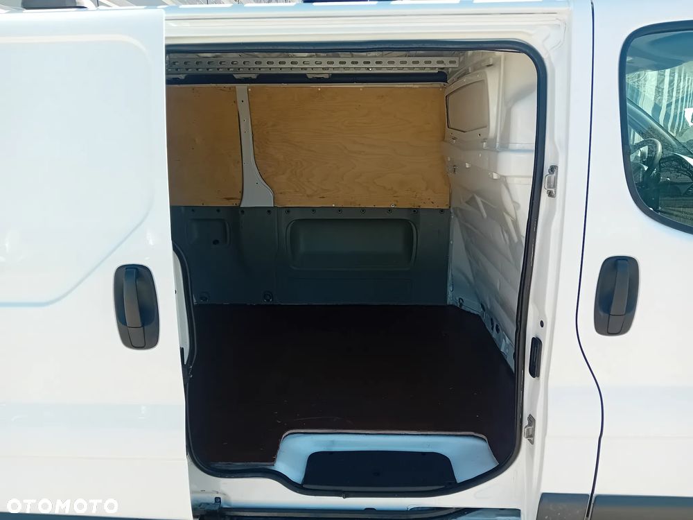 Renault Trafic - 13