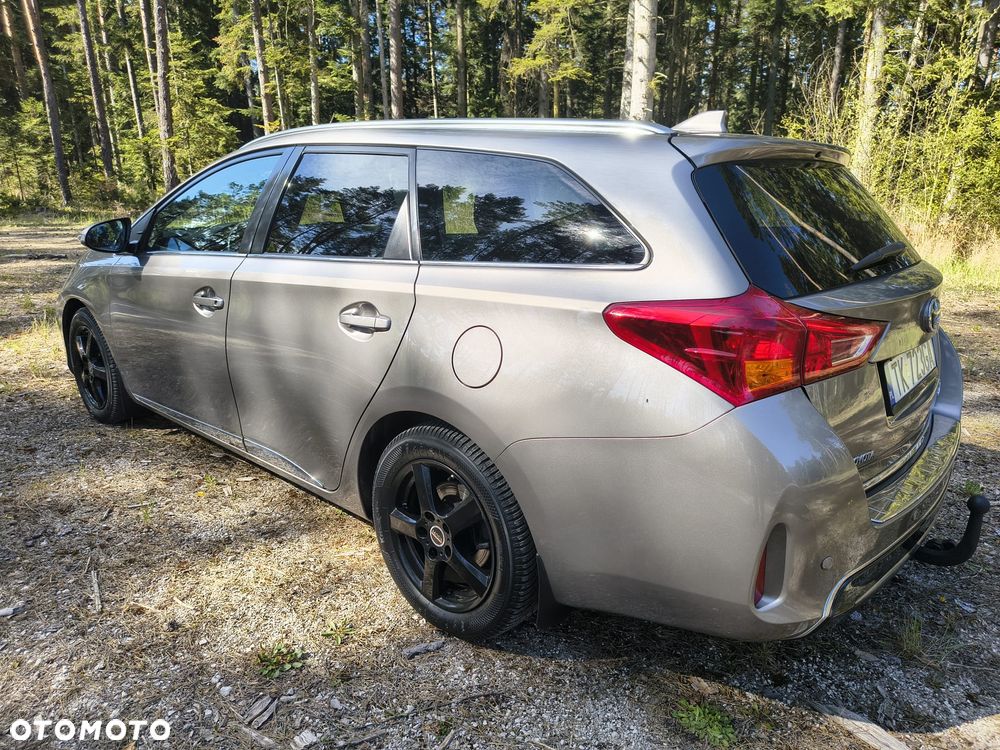Toyota Auris 2.0 D-4D Executive - 9