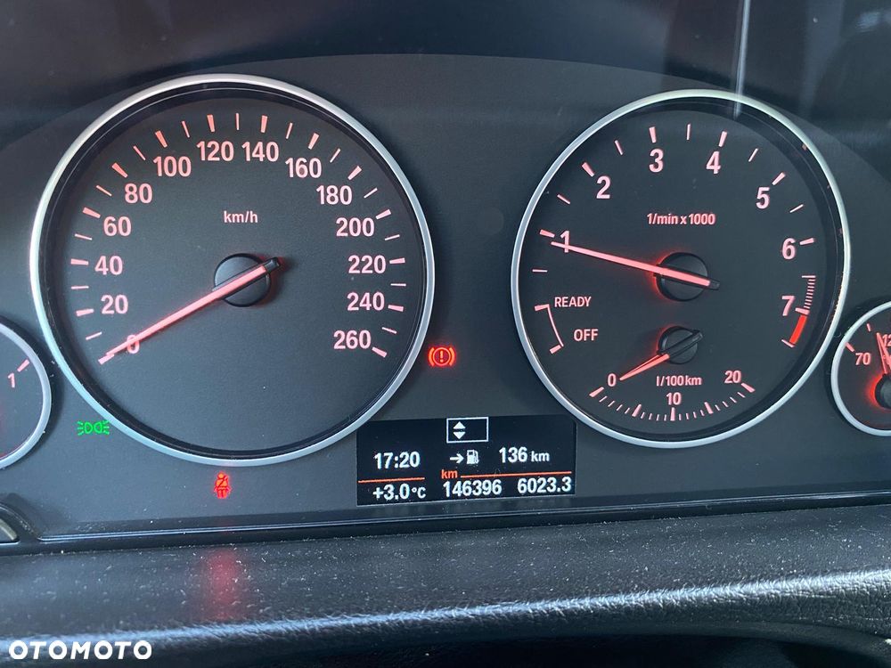 BMW Seria 3 318i - 12