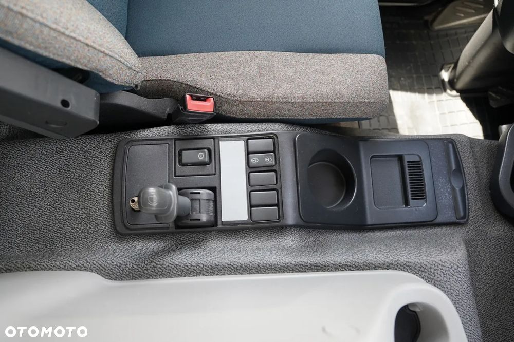 Volvo FE 280 / 4x2 / CHŁODNIA / CARRIER SUPRA 1250 MT / MULTITEMPERATURA / WINDA DHOLLANDIA 2500 KG / EURO 6 - 33