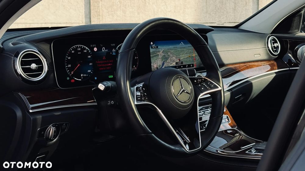 Mercedes-Benz E-Class 2022 photo 5