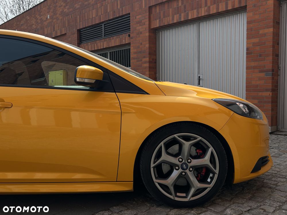 Ford Focus 2.0 EcoBoost ST mit Leder-Sport-Paket - 30