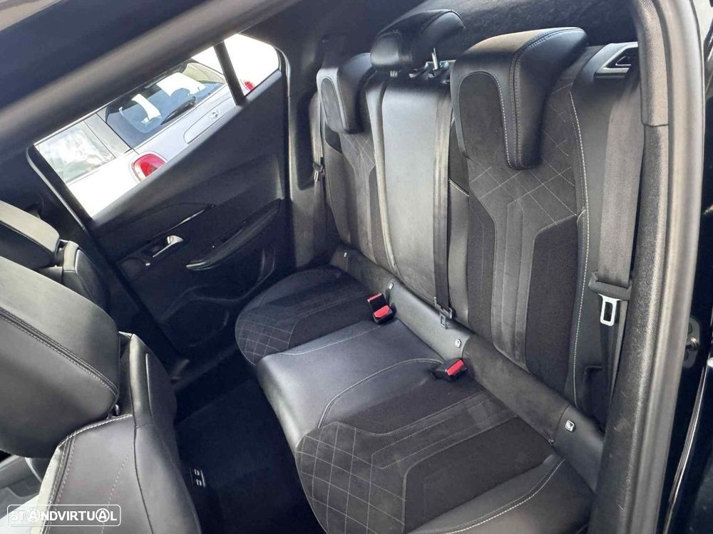 Peugeot 2008 1.2 PureTech GT EAT8 - 25