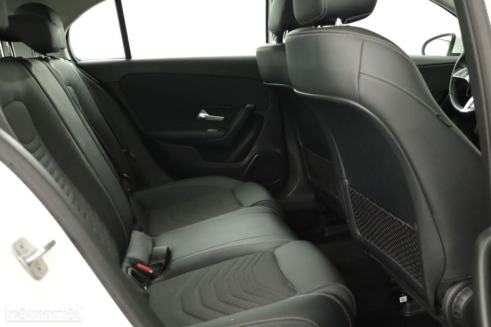 Mercedes-Benz A 200 Standard - 23