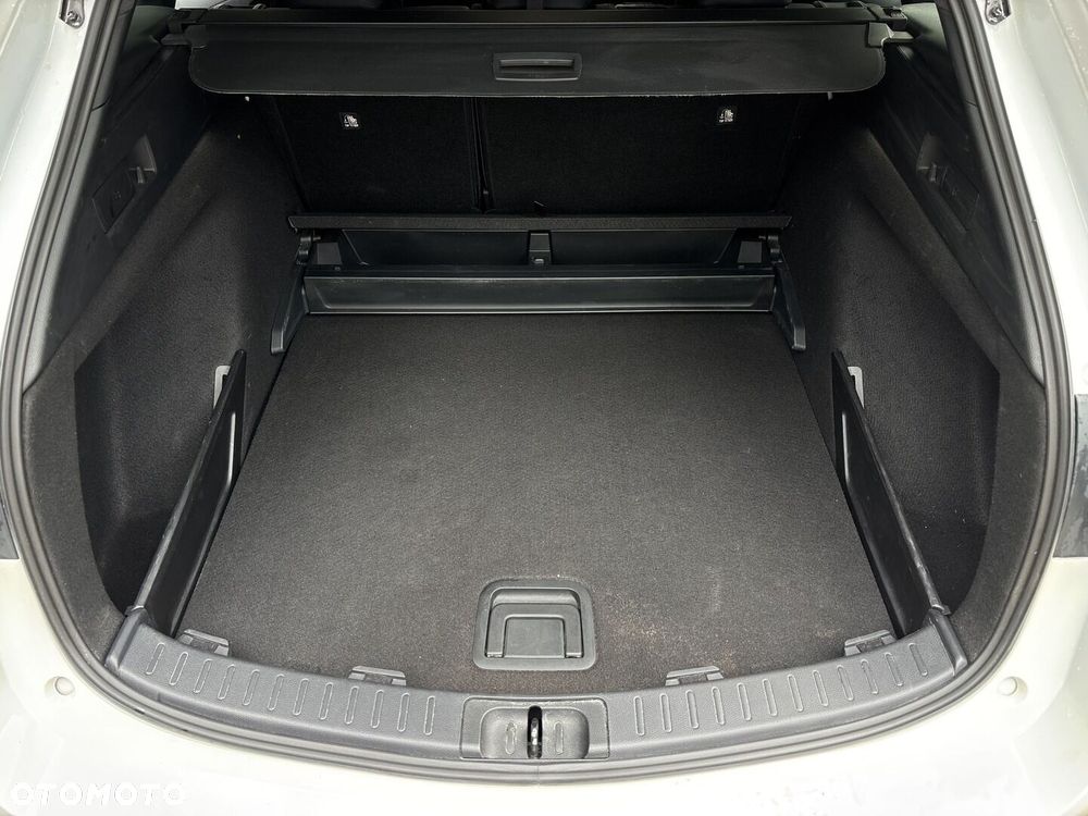 Toyota Corolla 1.8 Hybrid Style - 13