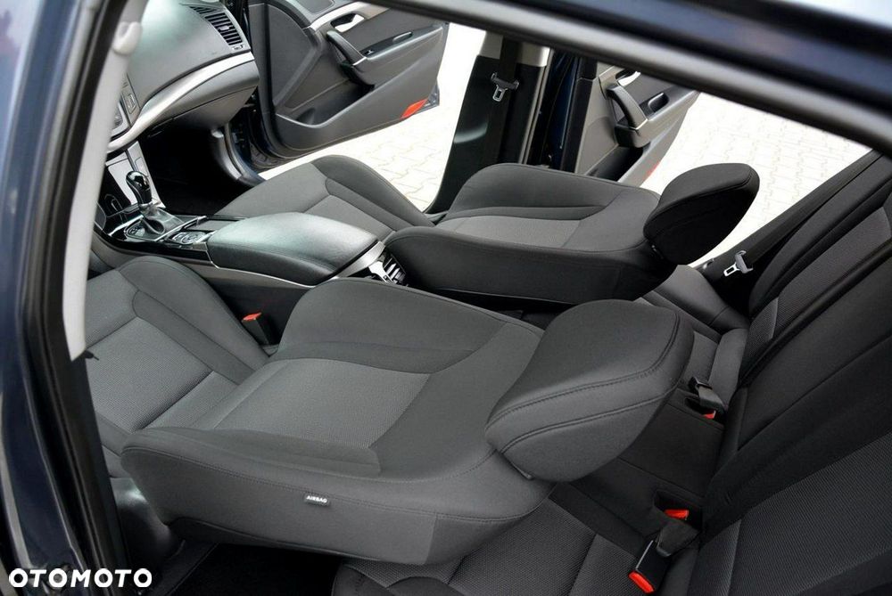 Hyundai i40 1.7 CRDi BlueDrive Comfort DCT - 24