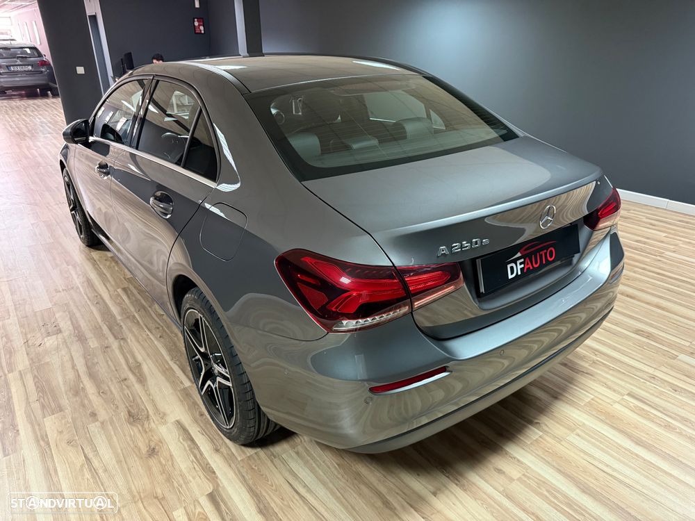 Mercedes-Benz A 250 Limousine e 8G-DCT AMG Line - 6