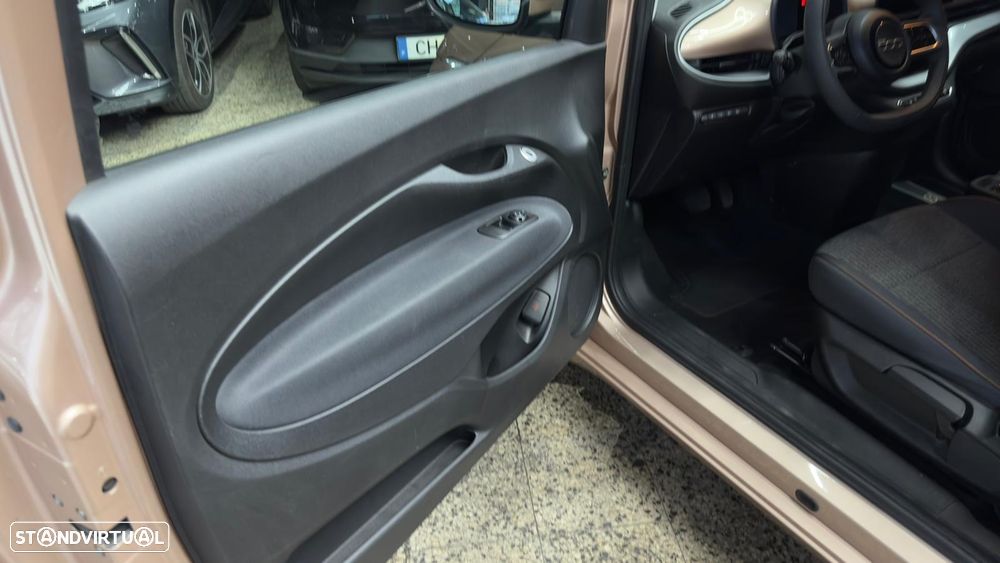 Fiat 500e Icon — fotografia 33