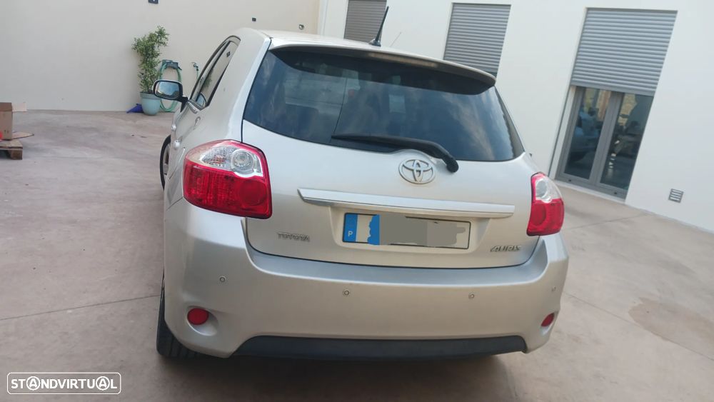 Toyota Auris 1.4 D-4D Exclusive+P.Sport - 3