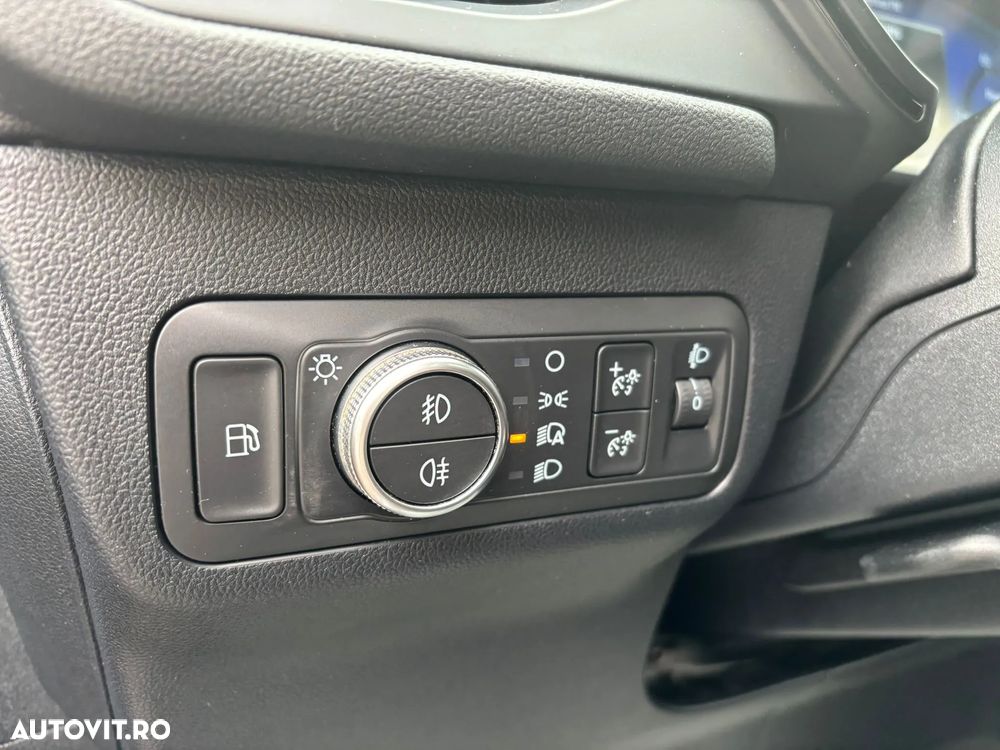 Ford Kuga 2.5 Duratec PHEV ST-LINE X - 28