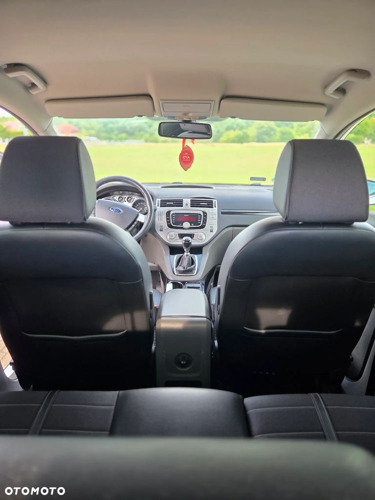 Ford Kuga - 10