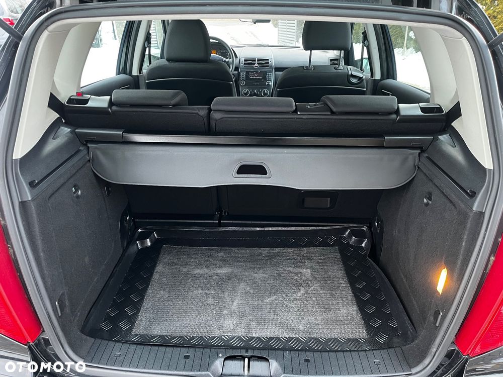 Mercedes-Benz Klasa A 150 Avantgarde Edition 10 - 16