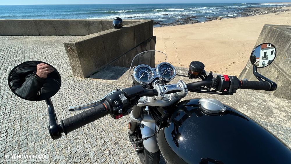 Triumph Speed Twin 1200 - 12