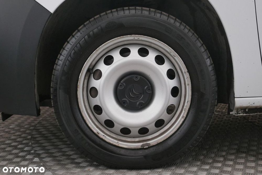 Citroën Berlingo M 1000kg 1.5 Bluehdi 102KM S&S M6 Właścicielem pojazdu jest Ayvens Financial Services Polska - 14