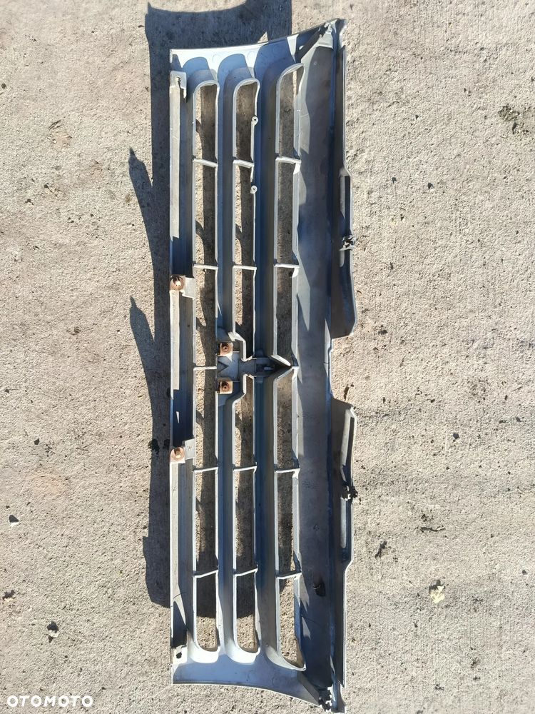 Grill osłona chłodnicy atrapa Mitsubishi Pinin - 4