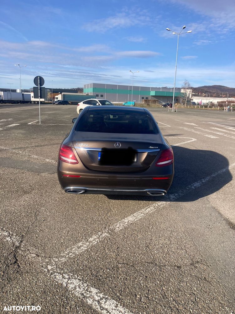 Mercedes-Benz E 220 d 4MATIC Aut. - 5