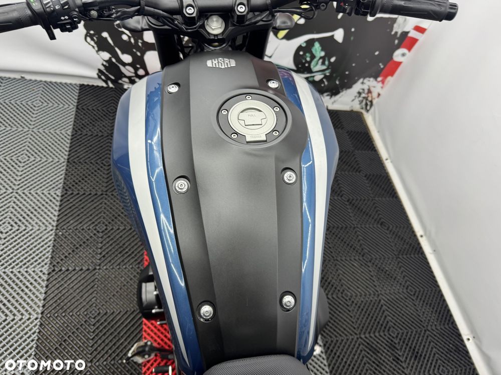 Yamaha XSR - 21