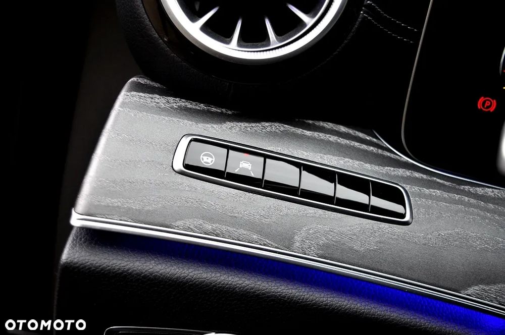 Mercedes-Benz CLS 300 d 9G-TRONIC - 38