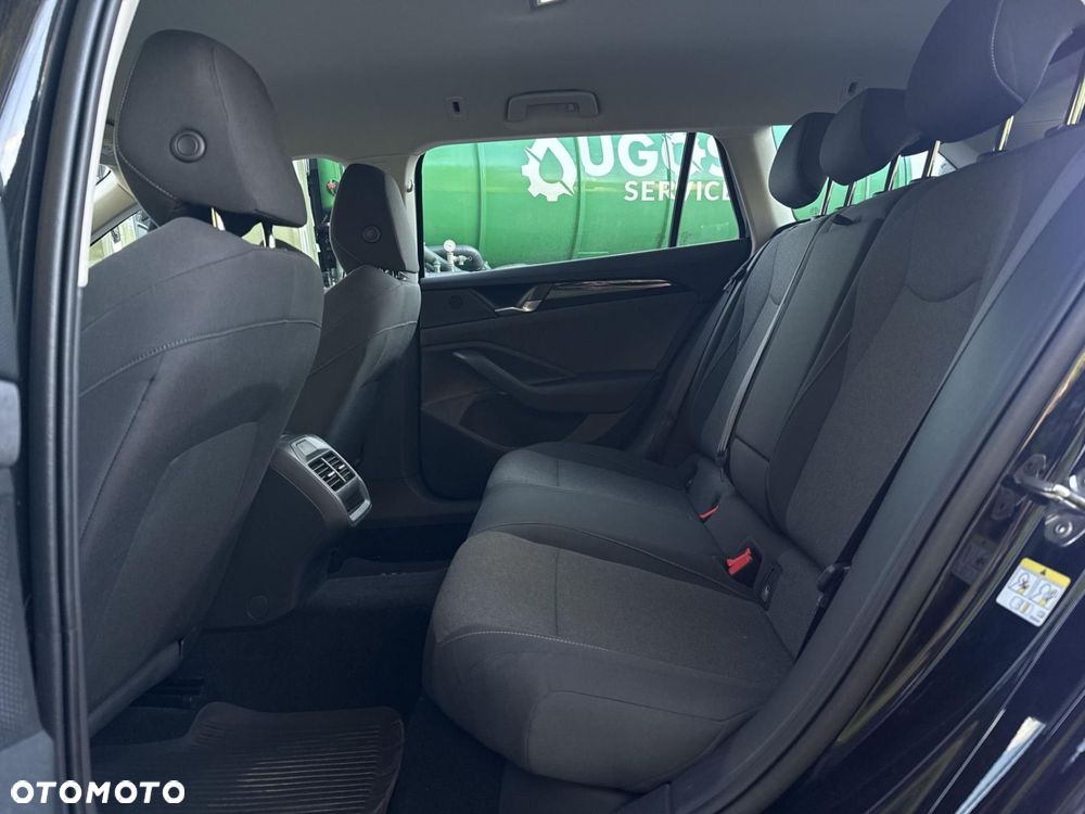 Volkswagen Passat - 15