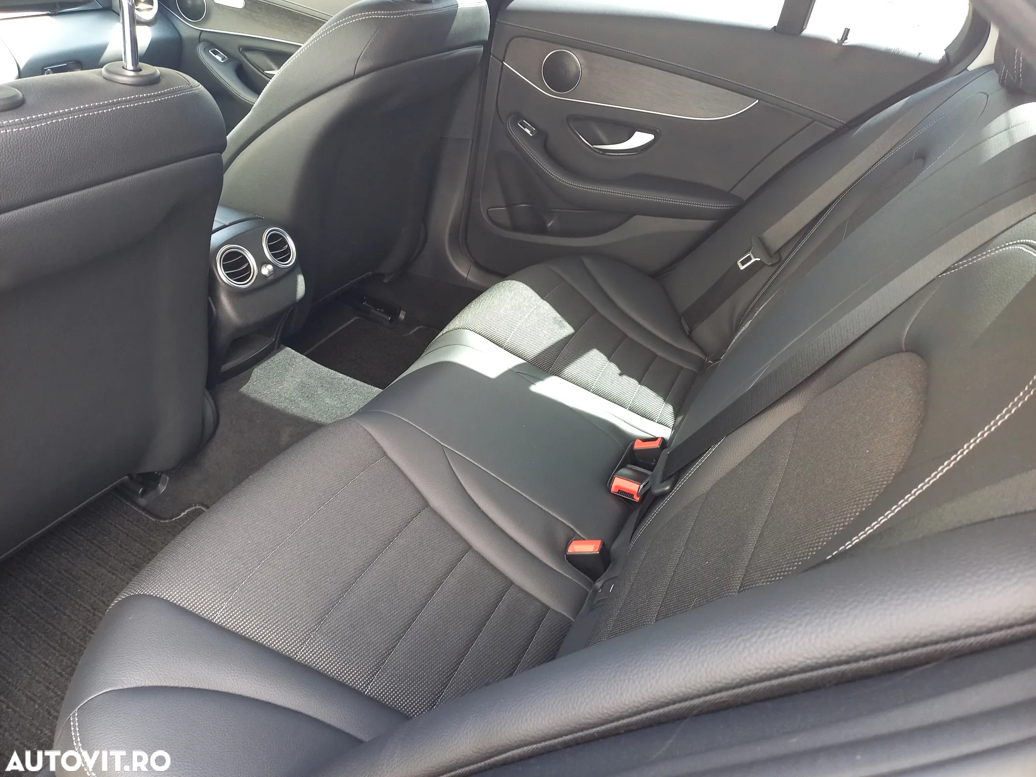 Mercedes-Benz C 300 e 9G-TRONIC Avantgarde - 27