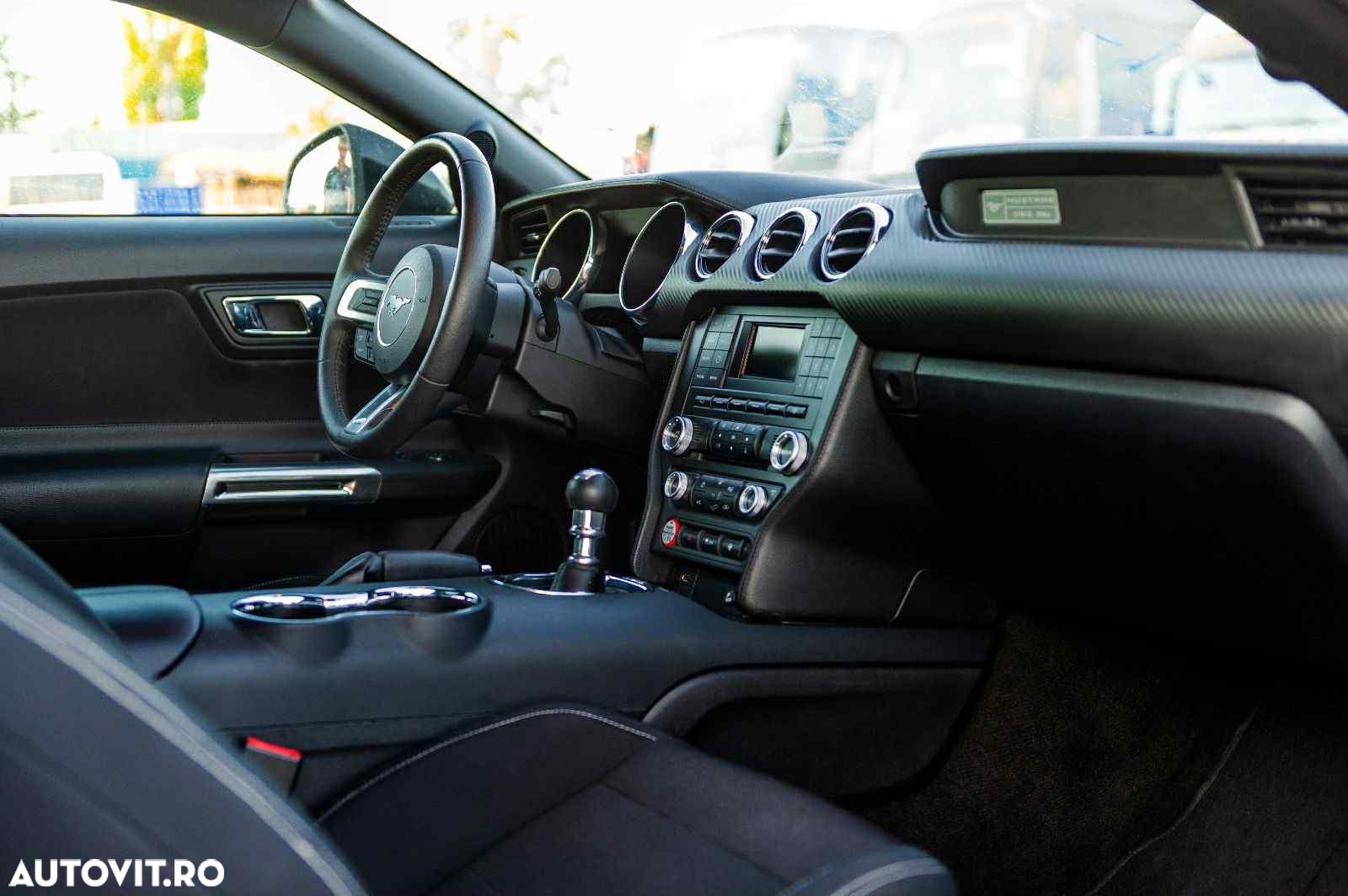 Ford Mustang - 8
