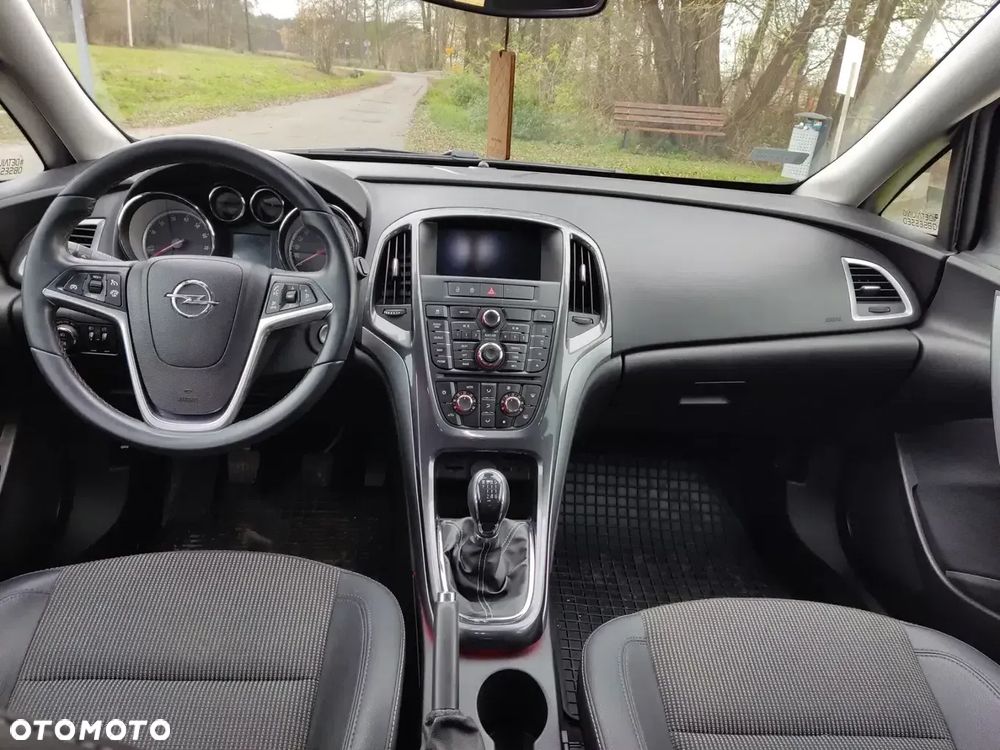 Opel Astra 1.4 Turbo Cosmo - 10