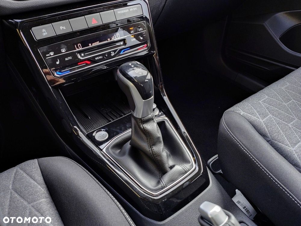 Volkswagen T-Cross - 18
