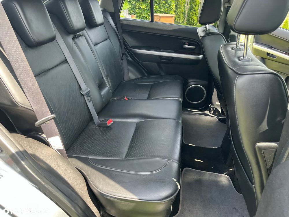 Suzuki Grand Vitara 2.0 De luxe - 19