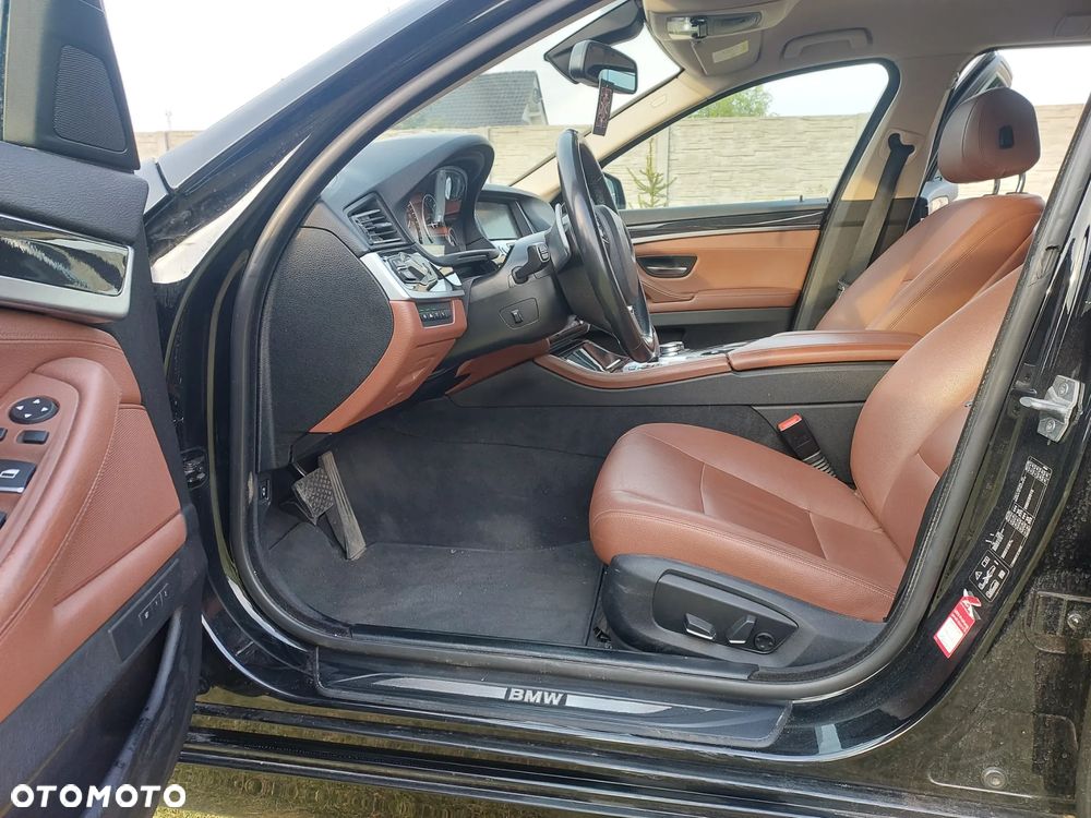 BMW Seria 5 520d xDrive Luxury Line - 14