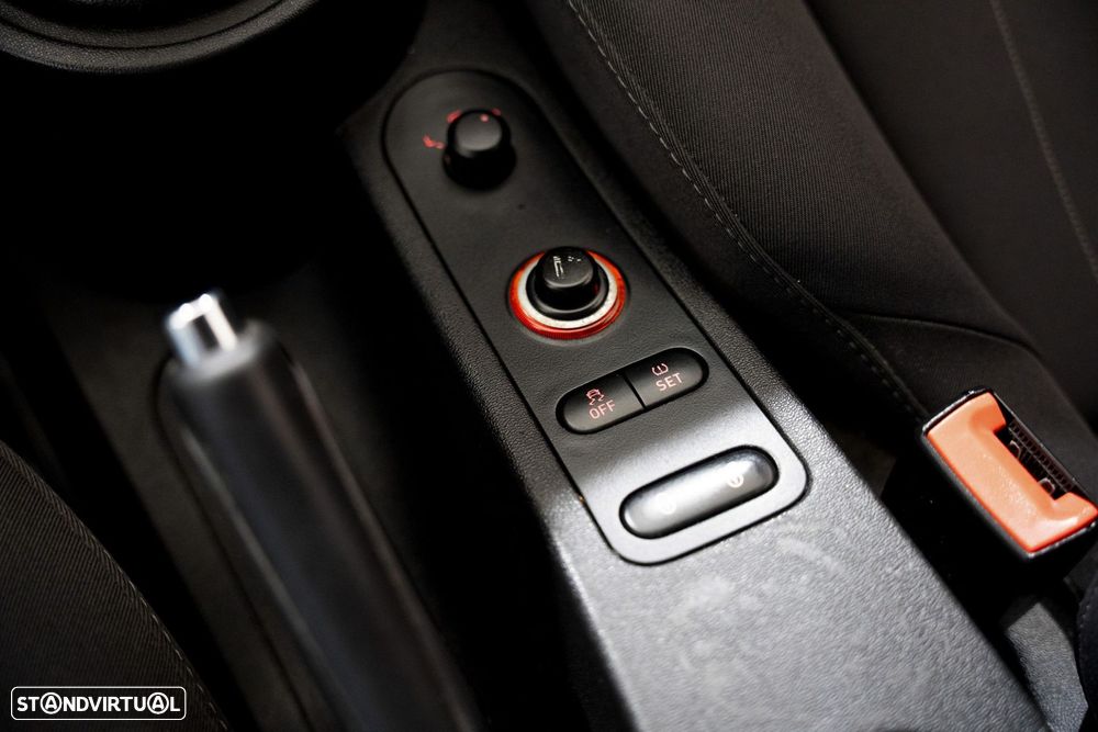 SEAT Leon 1.6 TDI Reference - 8