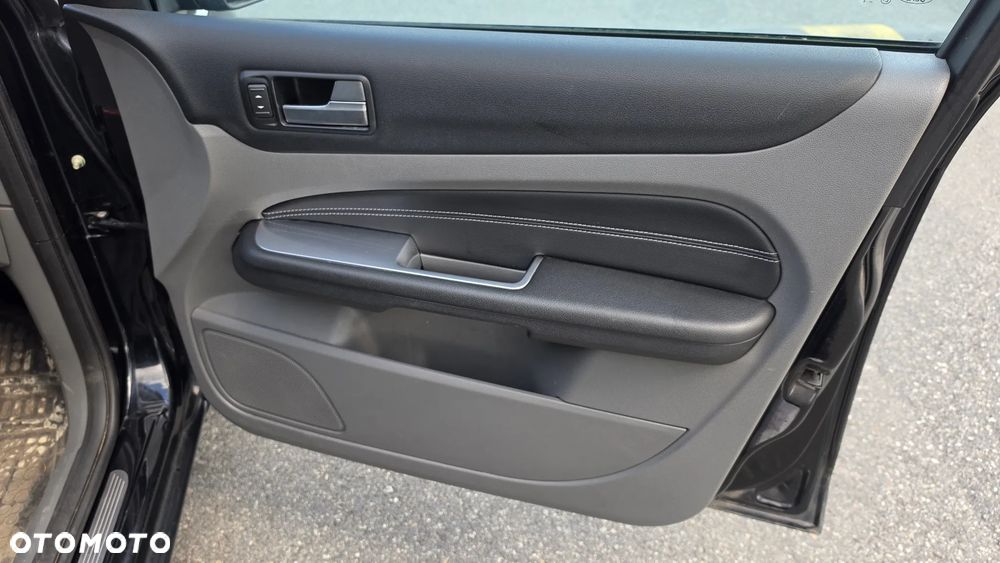 Ford Focus 2.0 Sport - 12