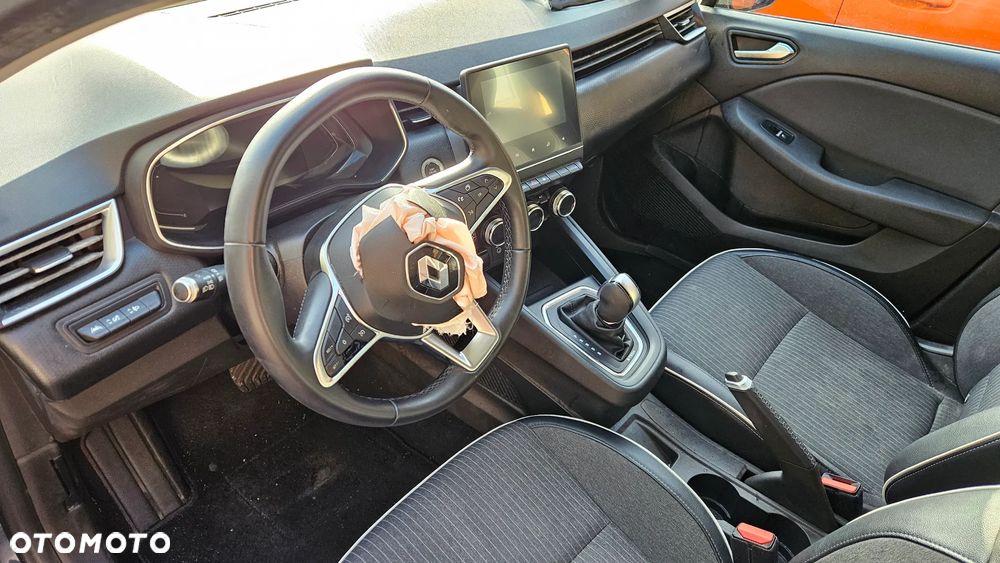 Renault Clio - 25