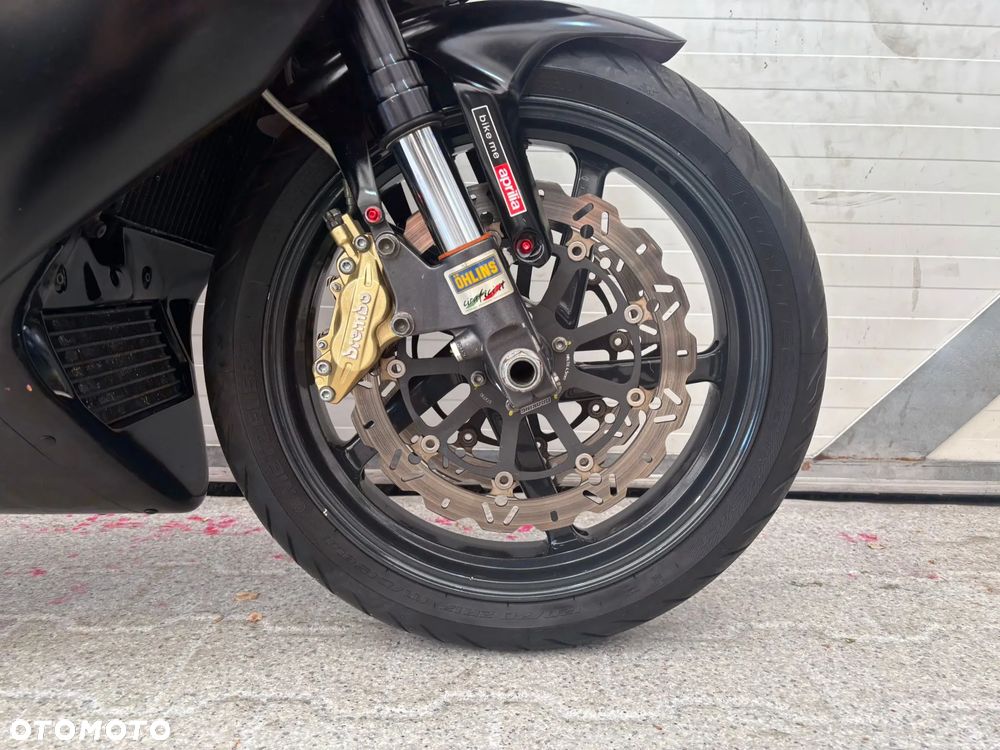 Aprilia RSV - 21