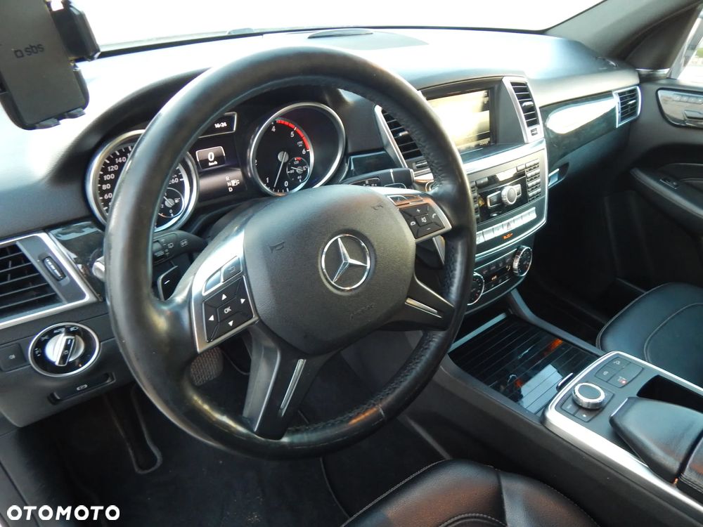Mercedes-Benz ML 350 BlueTEC 4-Matic - 23