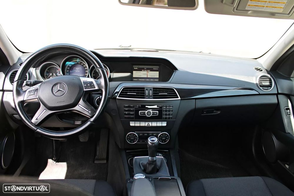 Mercedes-Benz C 220 d — fotografia 13