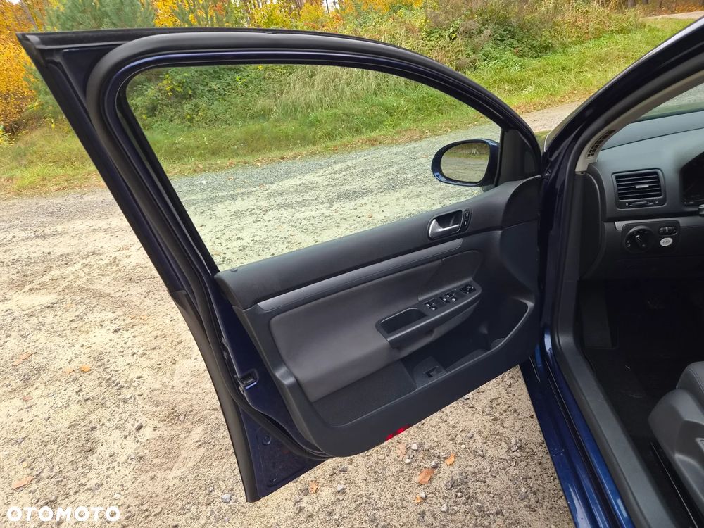 Volkswagen Golf - 35