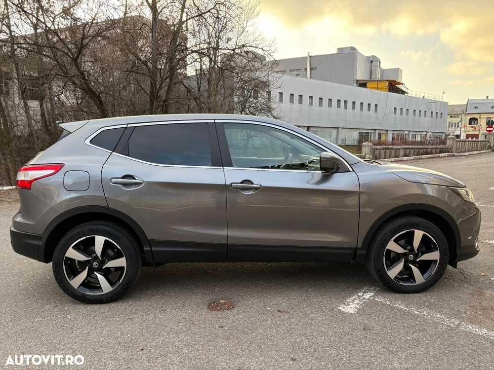 Nissan Qashqai 1.6 DCI ALL-MODE 4x4i TEKNA+ - 3