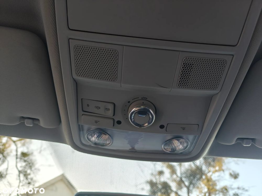 Volkswagen Passat - 18