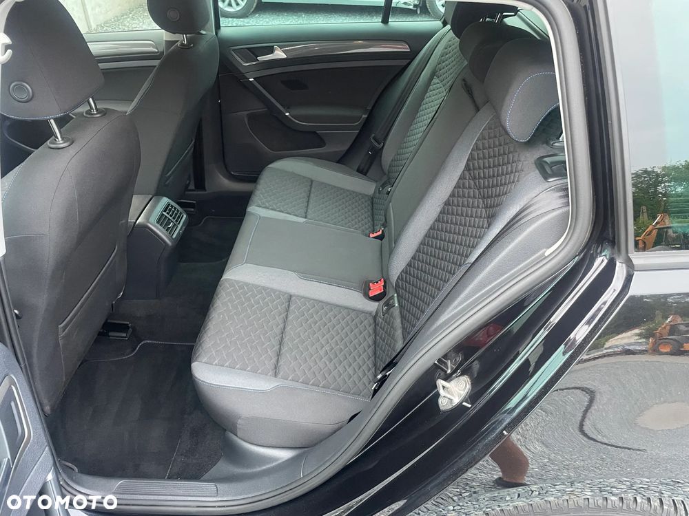 Volkswagen Golf - 17