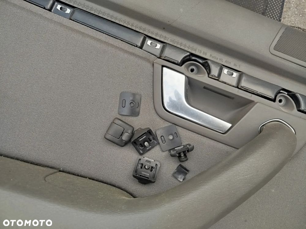 Audi A4 B6 roleta boczki drzwi z roletą - 4