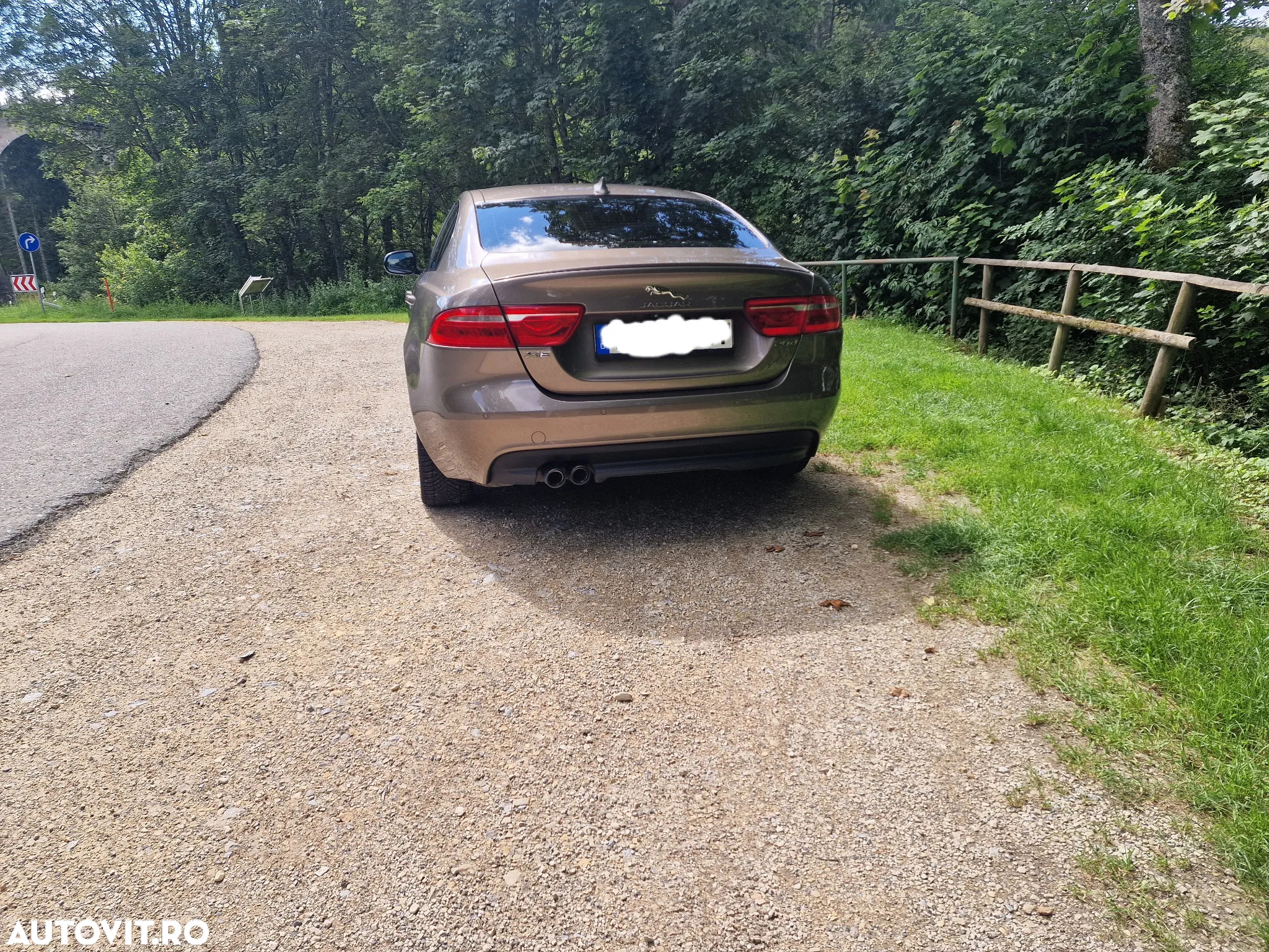 Jaguar XE 20d AWD Aut. R-Sport - 10