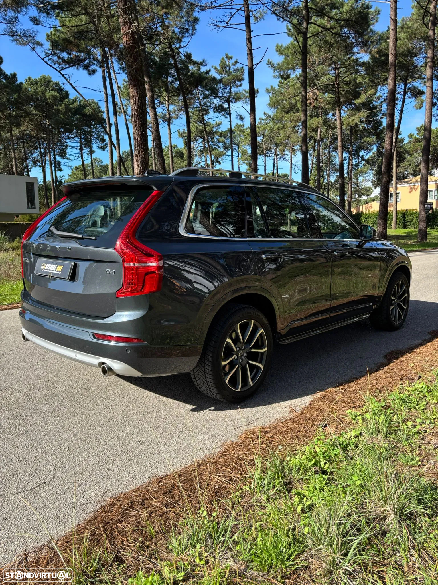 Volvo XC 90 2.0 D4 R-Design - 3